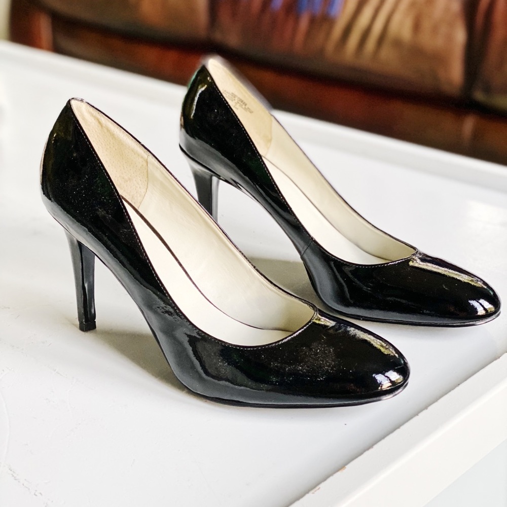 Nine West black patent leather pumps size 12